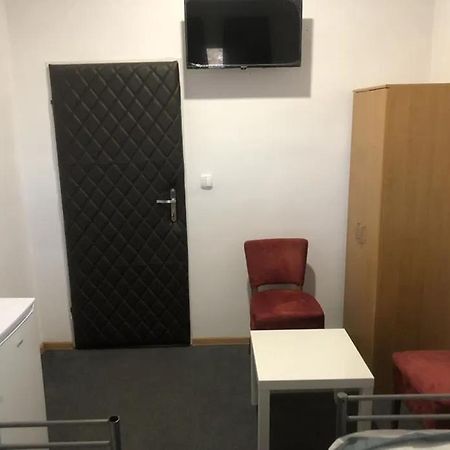 Hostel Leszno Ul.Uslugowa Exterior foto